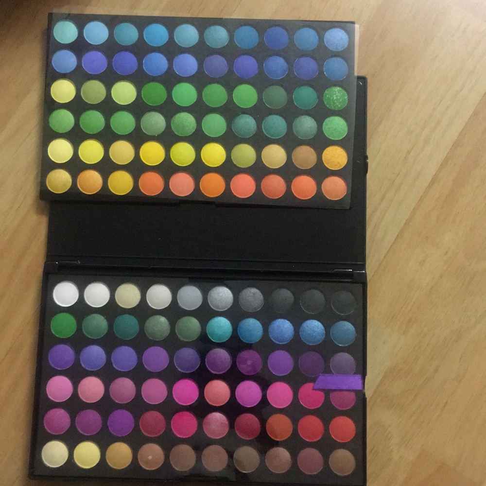 120 color Eyeshadow palette